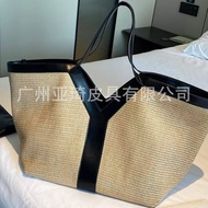 2025 Niche Fashionable All-Match Large-Capacity Tote Bag High-End Casual Commuter All-Match One-Shou