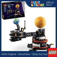 LEGO 42179 Planet Earth and Moon in Orbit | LEGO Technic