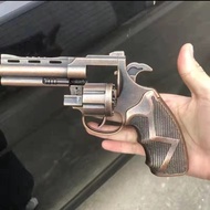 Side-opening revolver gun toy, brand-new all-metal. Hit a cannon, a childhood toy, and you can only 