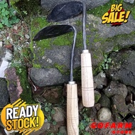Kored rumput baja asli super tajam cangkul kecil-cangkul miring gagang kayu-cangkul rumput serbaguna
