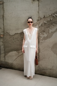 พร้อมส่ง เดรสแขนกุดคอวีลูกไม้แต่งหิน งานป้ายvshopbrand