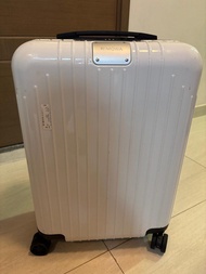 Rimowa Essential Cabin 行李箱