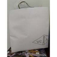 Paper bag VCA van cleef