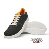 Men's athletic shoes