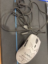 Glorious Model O 白色電競滑鼠