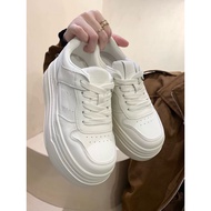 women's sneakers with a 5cm heel