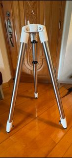 天文望遠鏡三腳架 。Sky watcher tripod