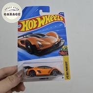Hot Wheels CZINGER 21C Orange Diecast Toys Car for Boys Collectibles kereta mainan