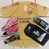 Children's futsal shoes size 34