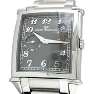 二手GIRARD-PERREGAUX) 25835 男士鏤空腕錶，不鏽鋼錶殼，自動機械機芯，灰色錶盤，銀色錶帶，附保固卡和真品證書。 1945 年復古男士腕錶，鏤空錶背，不鏽鋼錶殼，自動機械機芯，灰色
