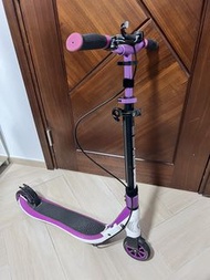 Globber 紫色滑板車