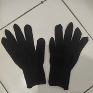Black nylon fit gloves