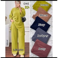 LIVY ONESET ONE SET KNIT SET Hornet one set knite hornet one set women korean style one set knite ho