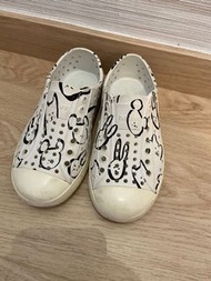 Native rubber shoes (size C10)