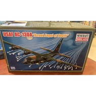 MINICRAFT 14593 USAF AC-130A `Azrael Angel of Death` 1/144