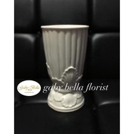 Pot keramik. (8) Vas keramik. Vas keramik putih. Pot bunga putih. Pot