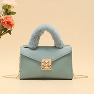 กระเป๋าสะพายข้างแบบคาดลำตัว Soft Faux Fur Chain Strap, กระเป๋าถือ Fuzzy Wristlet แบบกำมะหยี่ สำหรับก