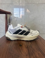 👟「Brand New」adidas FREEHIKER 3 GORE-TEX Low 防水 徒步鞋 跑步鞋 白色 男女同款