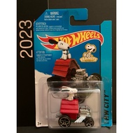 Hot Wheels - Back to Future, Flintstones, Peanuts, Batman,101 Dalmatians’ Cruella De Vil, UNSC Warth