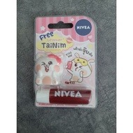 nivea lip balm **free lip holder