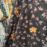 kain katun rayon Viscose motif bunga kecil hitam best seller murah 