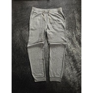 [READ DESCRIPTION] Uniqlo jogger pants Uniqlo jogger pants Uniqlo sweatpants Uniqlo training pants U