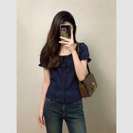 QFN | เสื้อแขนสั้นคอปกลูกไม้สีน้ำเงินเข้มแบบพอง