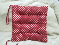 Seat cushion measuring 45x45cm