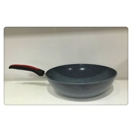 stone wok with cover