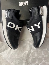 全新DKNY 字母運動鞋