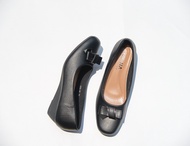 รองเท้าเเฟชั่นผู้หญิงเเบบคัชชูส้นเตารีด No. 688-36 NE&amp;NA Collection Shoes