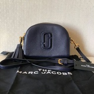 Marc Jacobs深藍色半月包