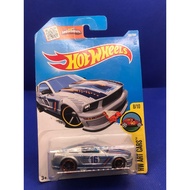 Hot Wheels 07 Ford Mustang Silver
