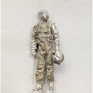 < Model > Scale 1/48 F-104 F104 Pilot Oriental Face Material-Alloy Figure Height 3.6cm
