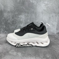 in Cloudtilt Lw 2.0 White and Black. CWXT GNVA      Chinese warehouse CHGD