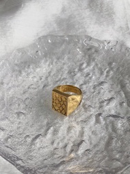 【日本直送 中古包】CELINE 戒指 金色 壓印圖騰 vintage 古董