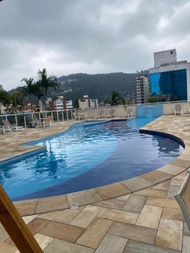 Apartamento encantador com piscina