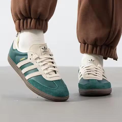 Adidas Originals Samba Unisex Shoes for Men and Women, Fashionable Retro Trendy Sports Shoes, Low-To