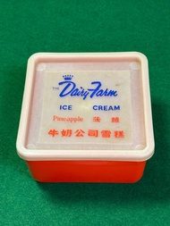 早年 Dairy Farm 牛奶公司雪糕膠盒。交收請看描述！
