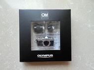 Olympus OM-1 miniature SLV (W) 2012 相機小模形掛飾