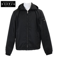 二手 Prada Re-nylon 拉鍊夾克 (SGM242)，三角形標誌，L 碼，2015 年製造，狀況極佳，正品日本製造。