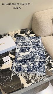 Christian Dior 藍白動物園羊絨圍巾