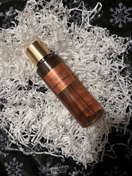 XỊT THƠM BODY MIST VICTORIAS SECRET MÙI AMBER ROMANCE 250ML