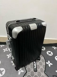 Rimowa Hybrid 21" 手提登機箱
