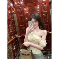 Hotdog 熱狗很辣【嬌嬌尤物】甜美溫柔氣質斜肩設計荷葉兩色上衣