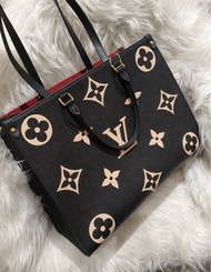 全新LV LOUIS VUITTON ONTHEGO 老花壓紋通勤 牛皮 叢林包托特包Tote包購物袋單肩手提包 中號 黑色 M45495