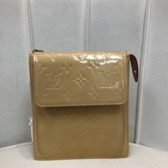 LV 香檳金漆皮斜孭袋 XA208