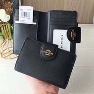 กระเป๋าตังค์ใบกลางแบบกระดุม MEDIUM CORNER ZIP WALLET IN CANVAS (COACH C0082 / CW786)