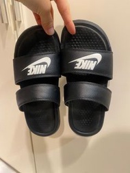 正韓 Nike 雙條 軟底運動拖鞋 黑色  23cm/US6