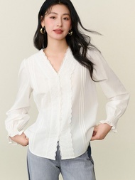 Basic House | เสื้อเชิ้ต V-Neck ต่อผ้าลูกไม้ ช่วยเพรียว